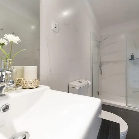 Le Petit Chateau Apartment