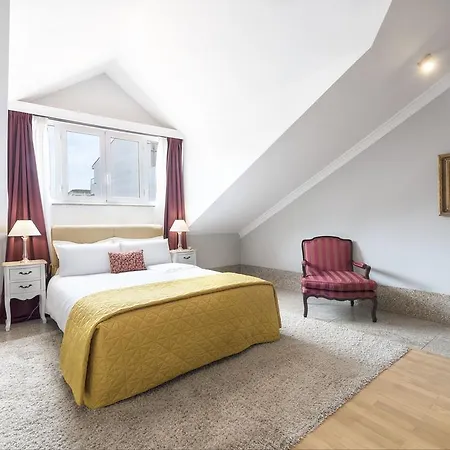 Apartment Le Petit Chateau *