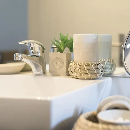Le Petit Chateau Apartment