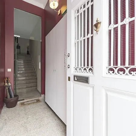 Le Petit Chateau Apartment